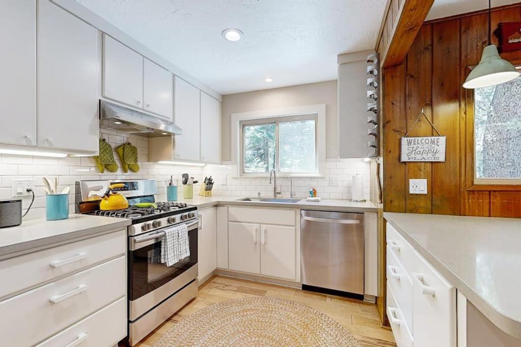 Photo of Kitchen in Cedar Glen