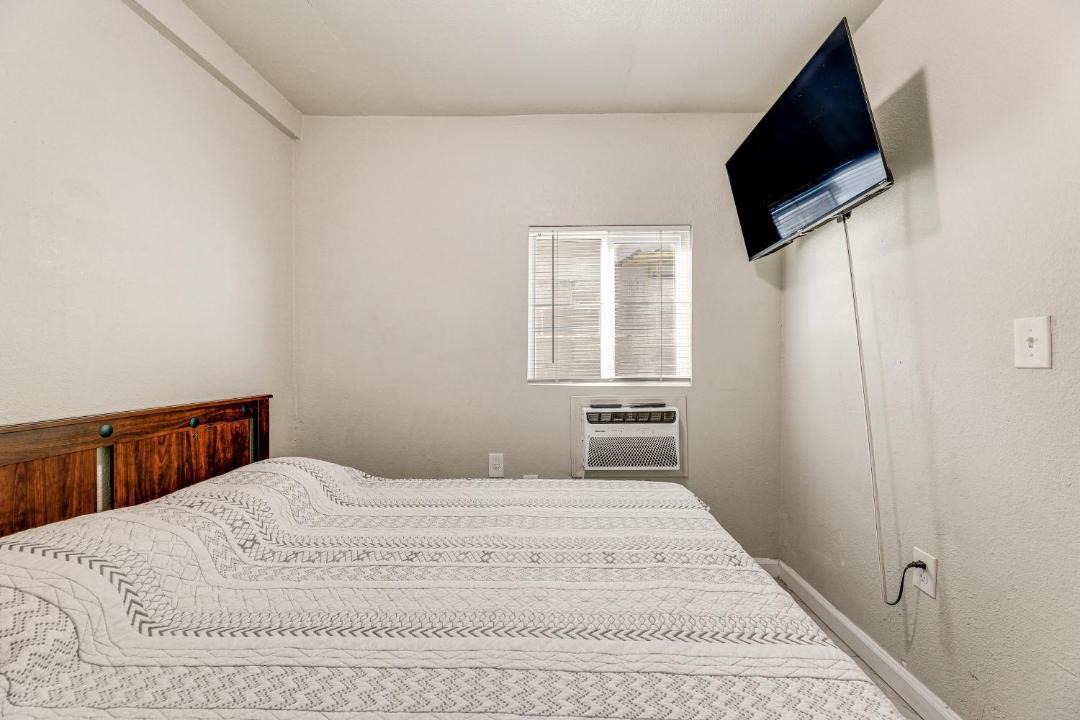 Photo of Bedroom in Compton