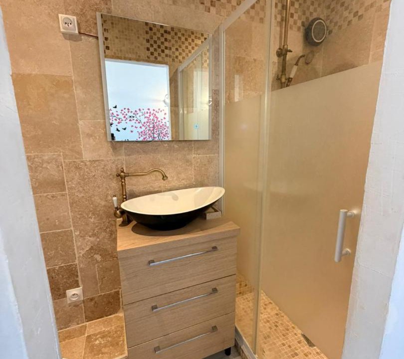 Photo of Bathroom in 13th Arrondissement