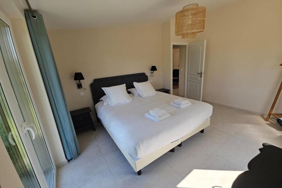 Photo of Bedroom in Saint-Quentin-en-Tourmont