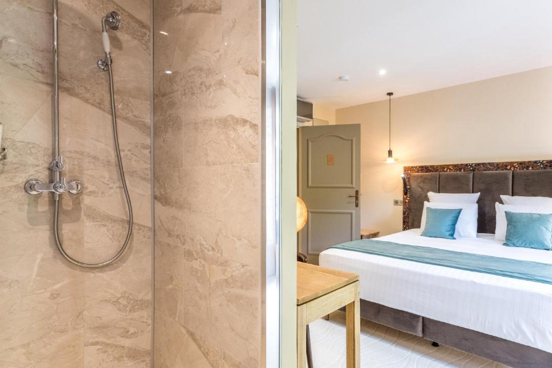 Photo of Others in Conques