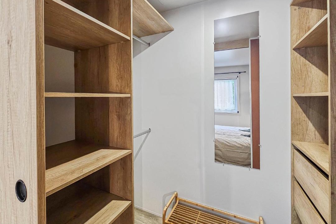 Photo of Others in Litteau