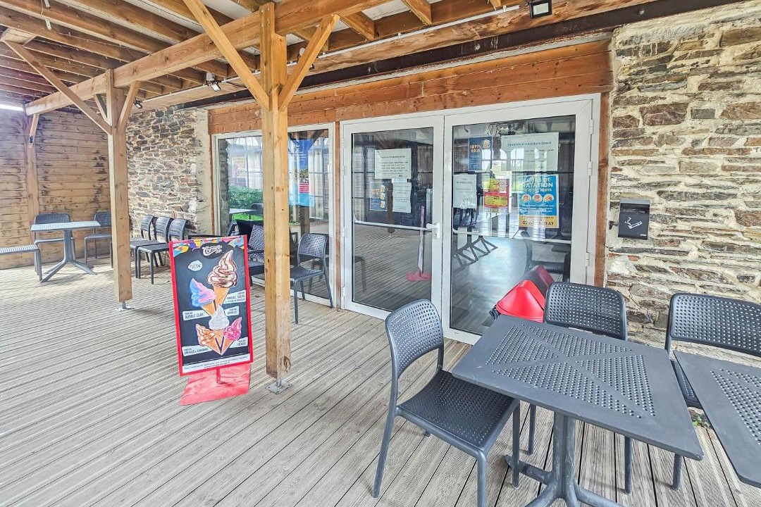 Photo of Others in Litteau