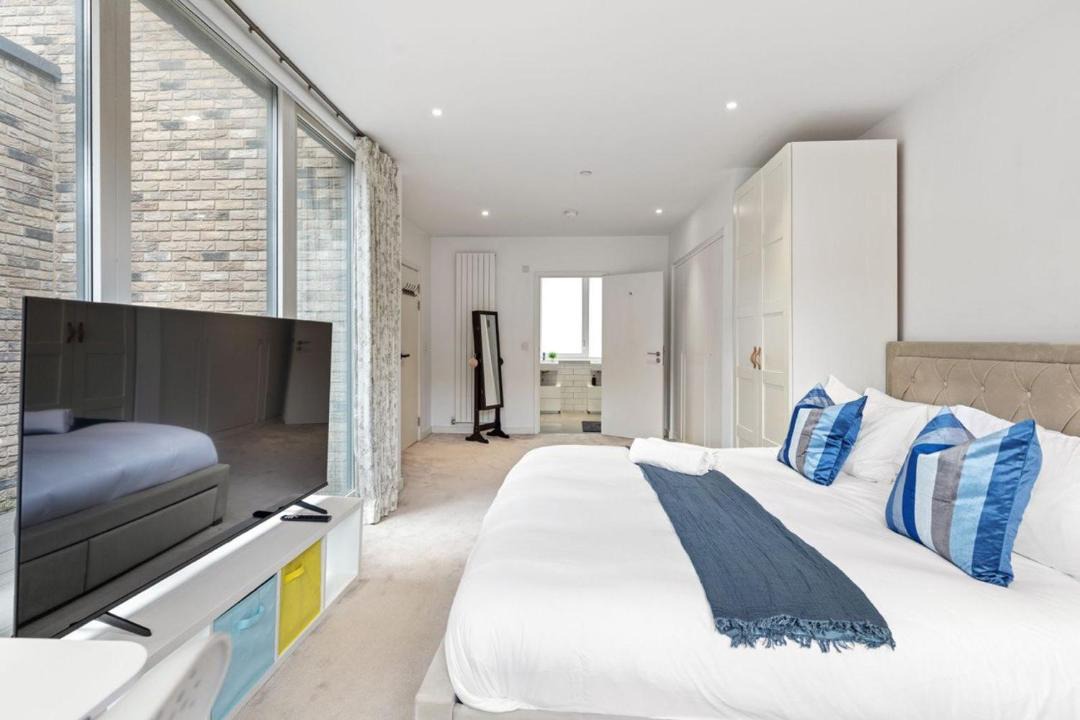 Photo of Bedroom in Docklands