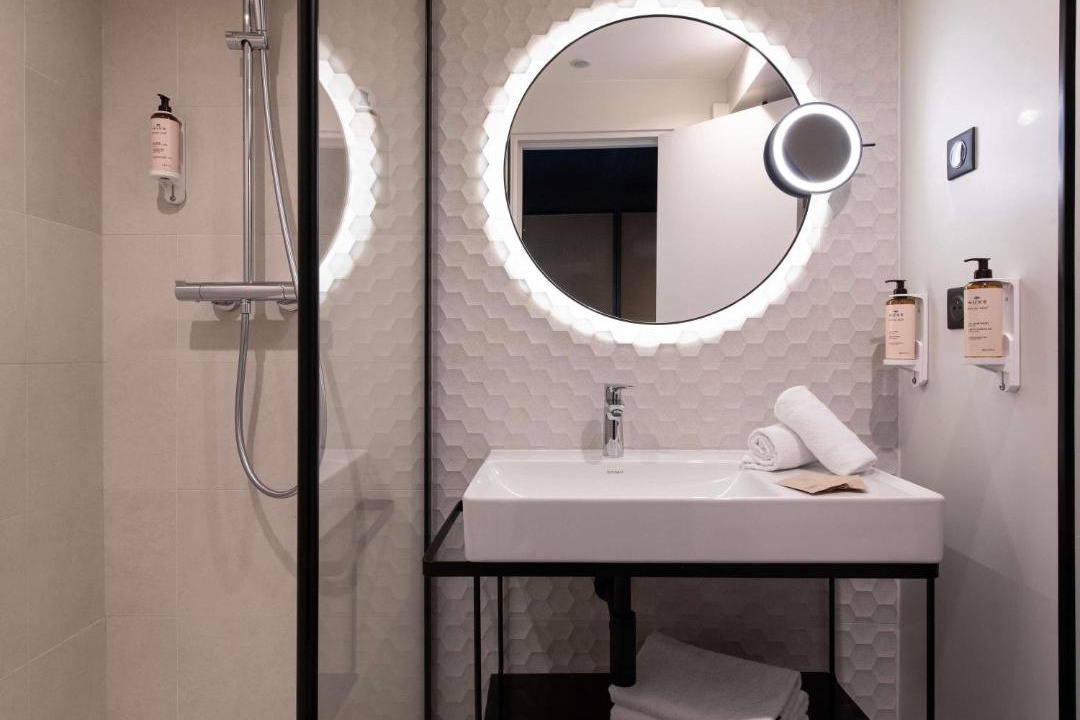 Photo of Bathroom in Quartier de la Salpetriere