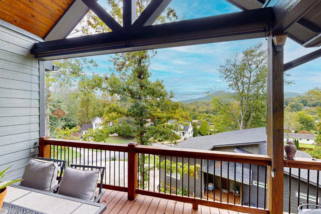 Photo of Patio Balcony in Lake Junaluska
