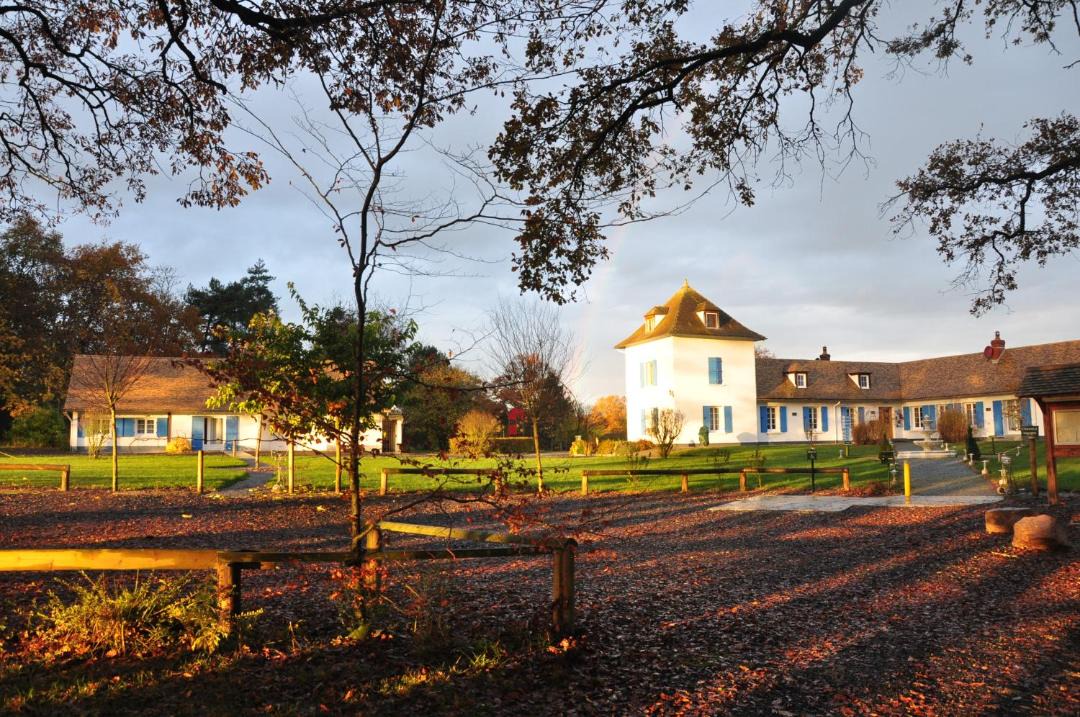 Photo of Others in Thionne