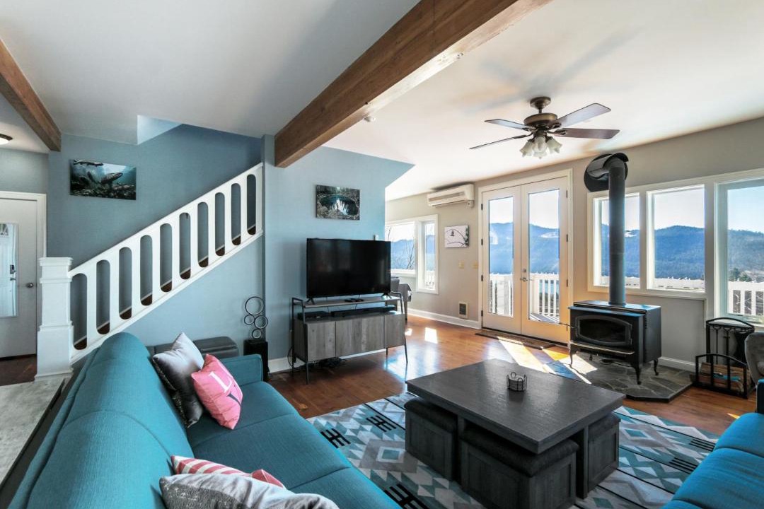 Photo of Others in White Salmon