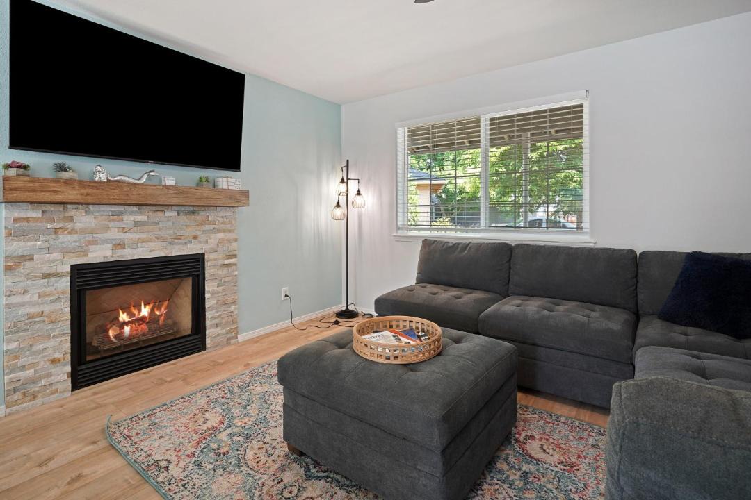 Photo of Livingroom in Redmond