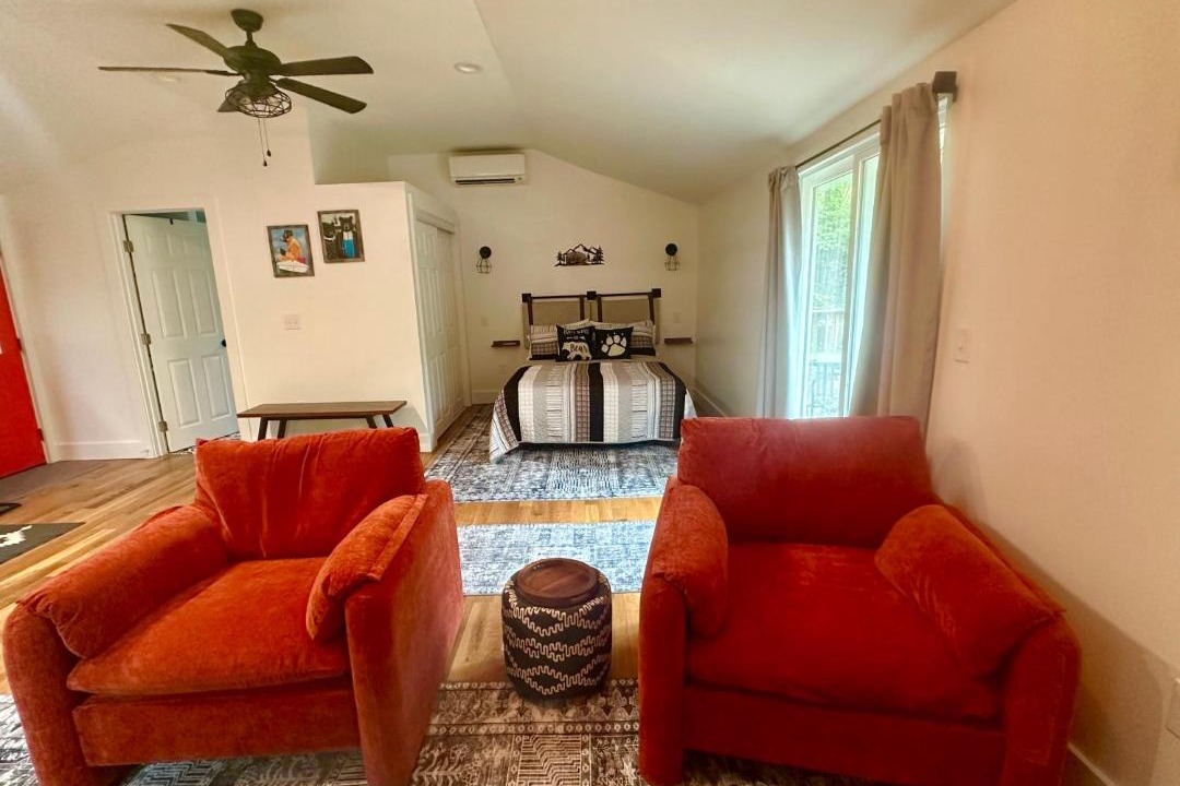 Photo of Livingroom in Fairview