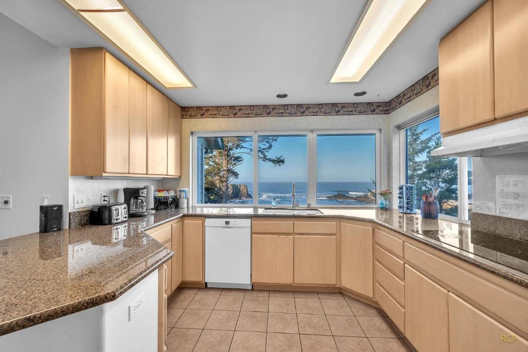 Photo of Others in Depoe Bay