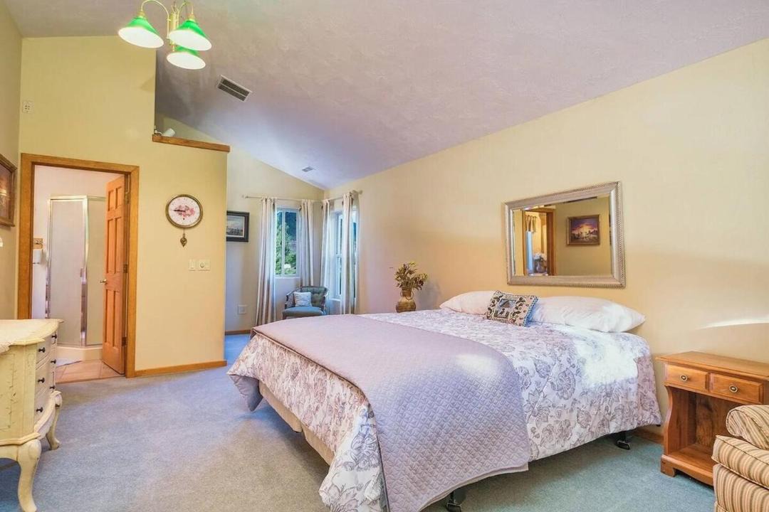 Photo of Bedroom in Irwin