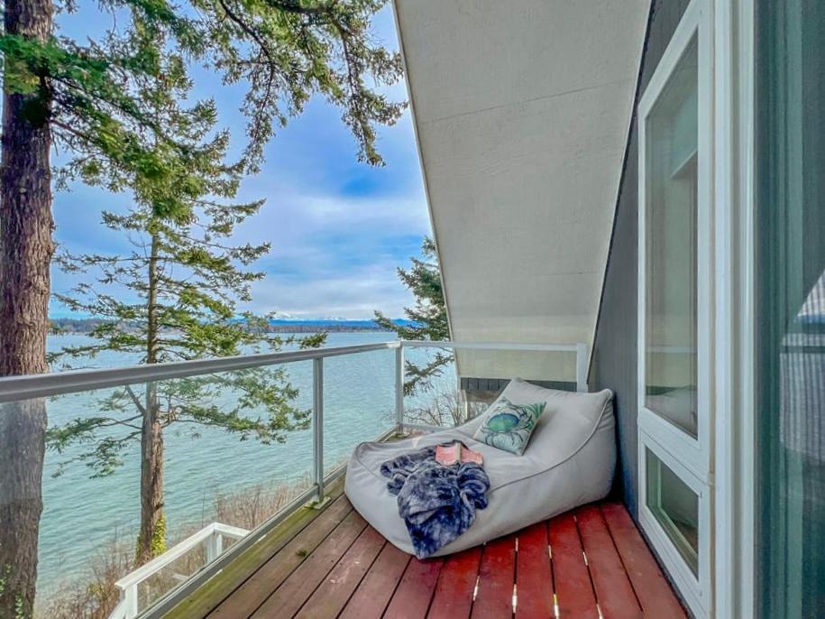 Photo of Patio Balcony in Lummi Island