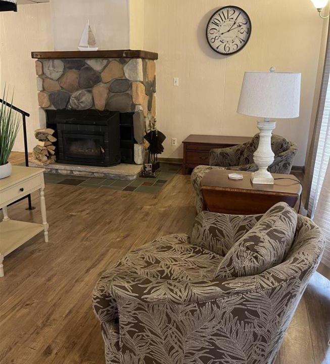 Photo of Livingroom in Canadian Lakes