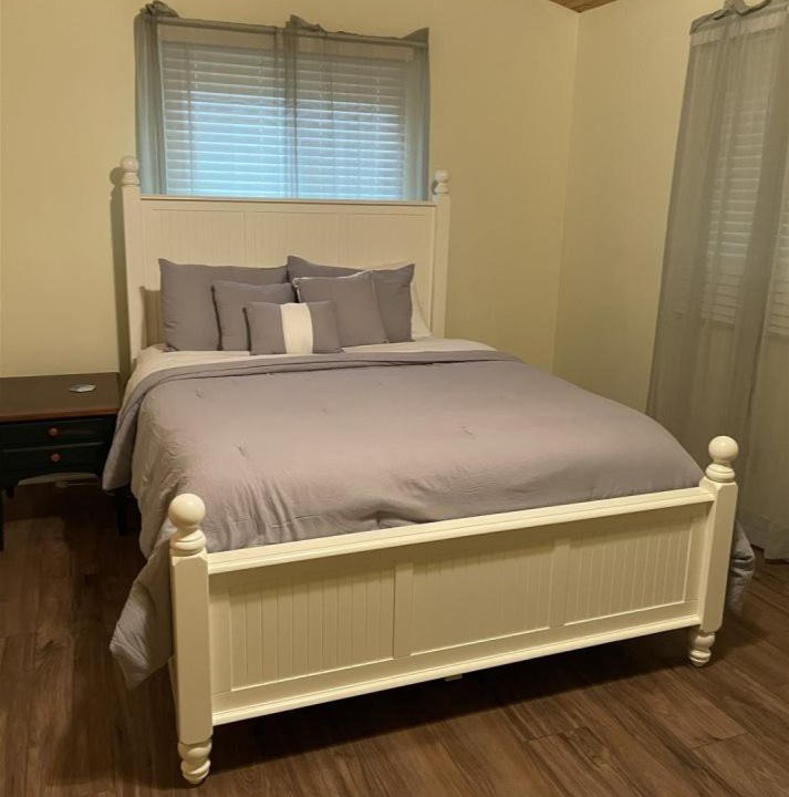 Photo of Bedroom in Canadian Lakes