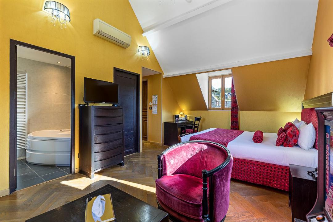 Photo of Bedroom in Jumieges