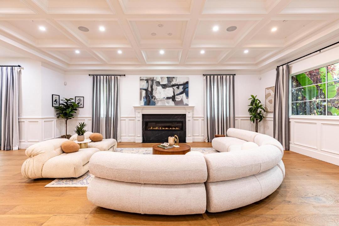 Photo of Livingroom in Tarzana