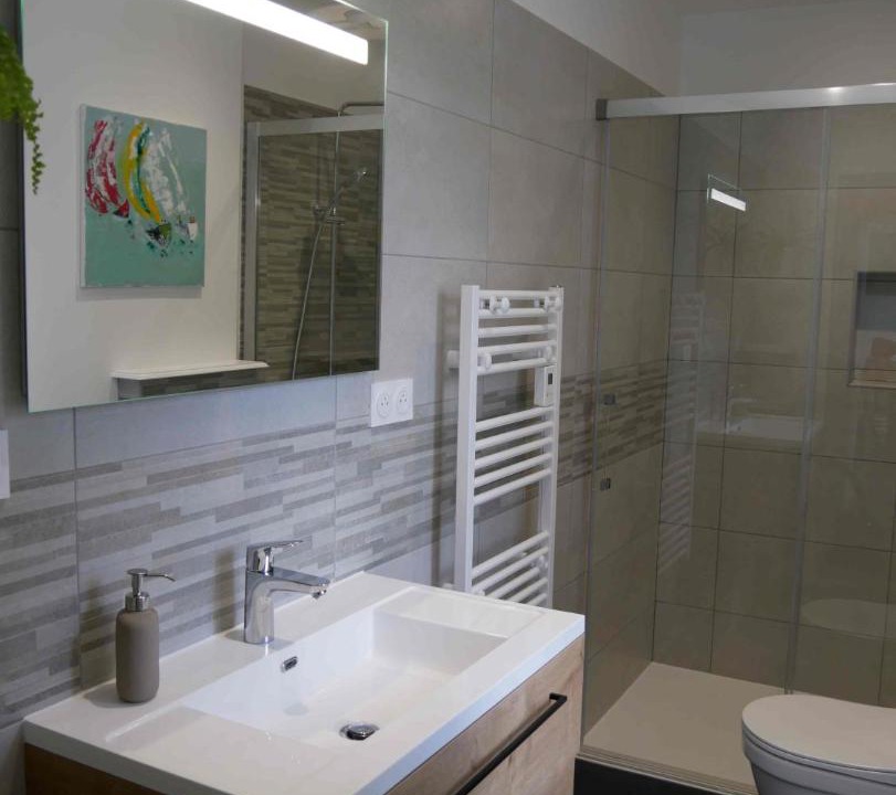 Photo of Bathroom in Veigne