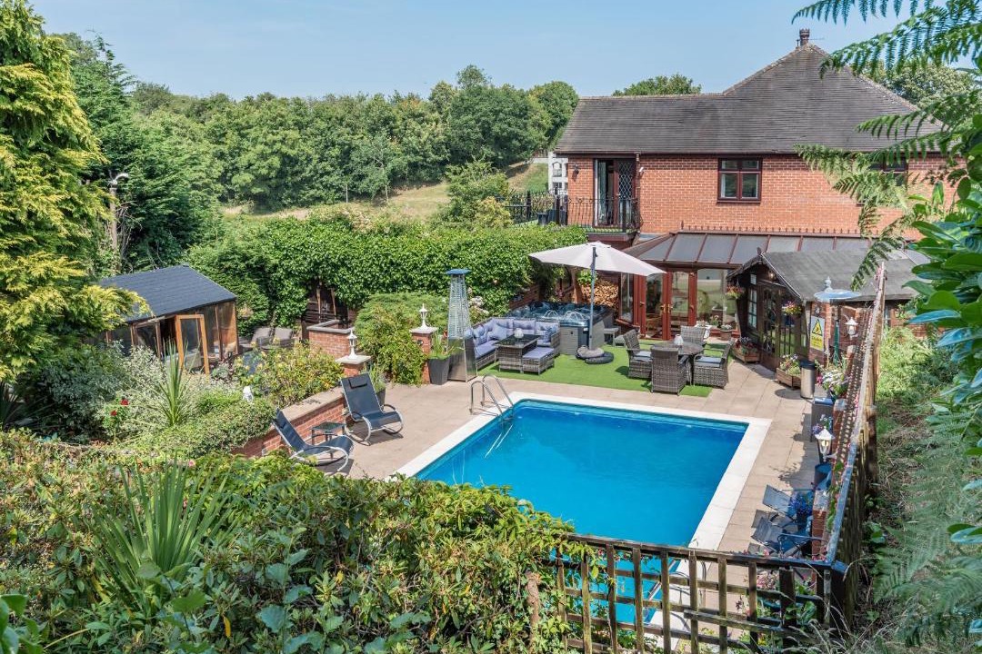 Photo of Others in Sugnall