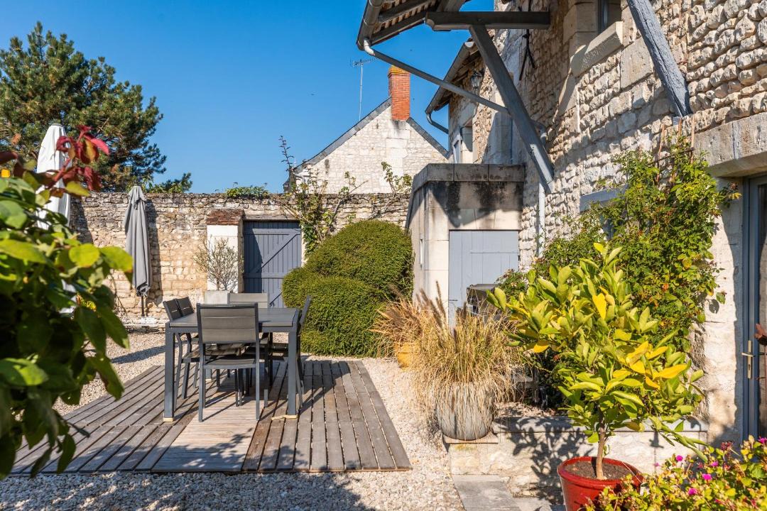 Photo of Others in Tavant