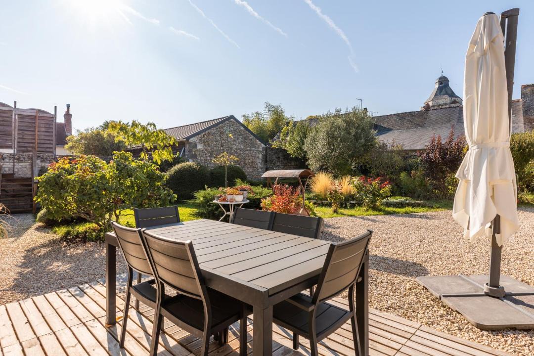 Photo of Others in Tavant