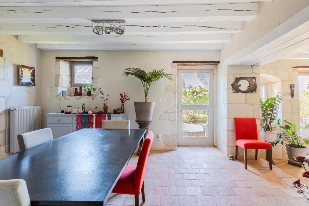 Photo of Others in Tavant