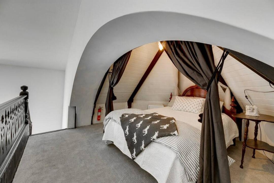 Photo of Bedroom in Rossmore