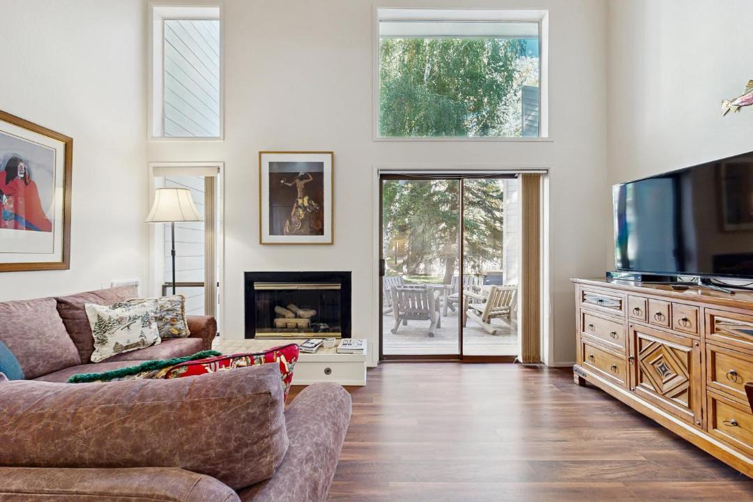 Photo of Livingroom in Elkhorn Village
