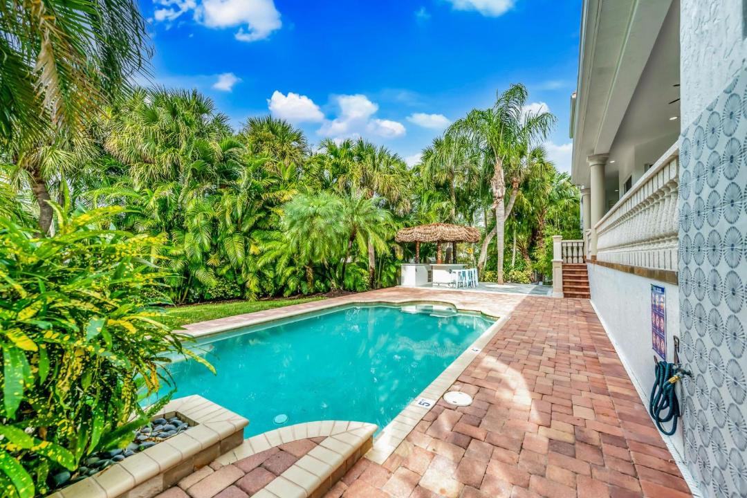 Photo of Patio Balcony in Bay Isle