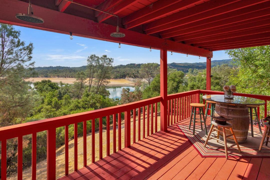 Photo of Patio Balcony in Oak Shores