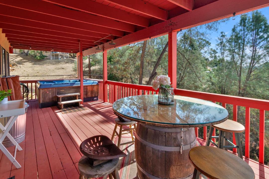Photo of Patio Balcony in Oak Shores