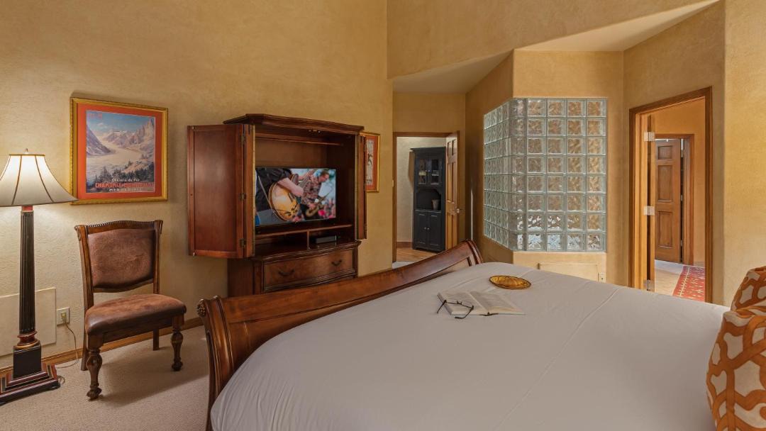 Photo of Bedroom in Edwards