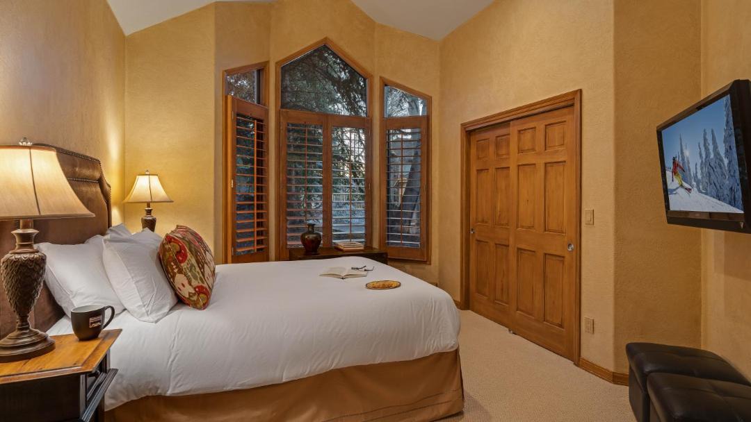 Photo of Bedroom in Edwards