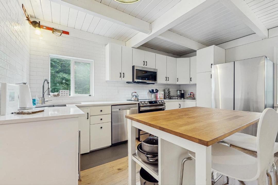 Photo of Kitchen in Snoqualmie Pass