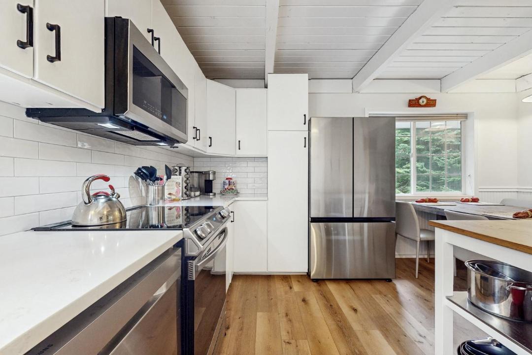 Photo of Kitchen in Snoqualmie Pass