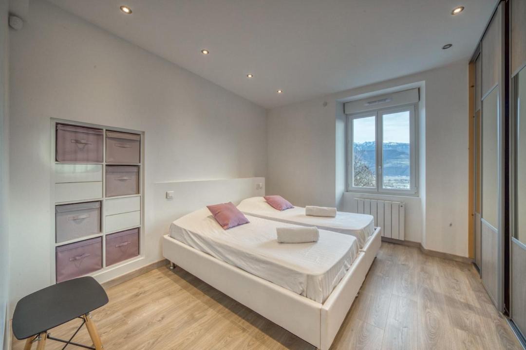 Photo of Bedroom in Meylan