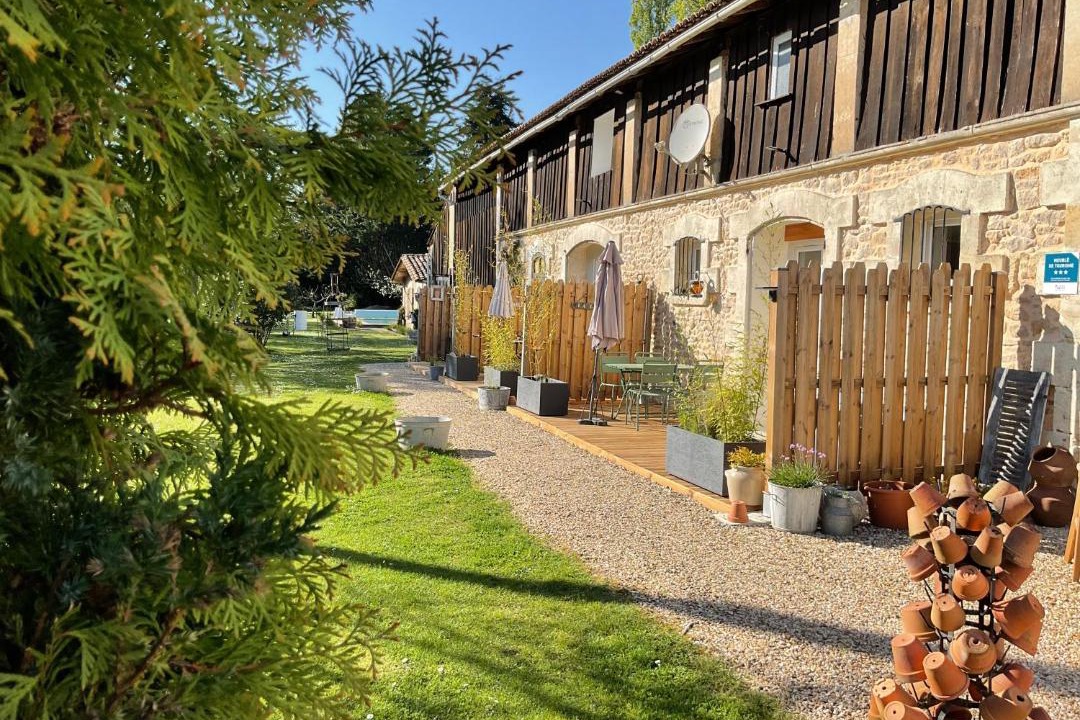 Photo of Others in Etauliers