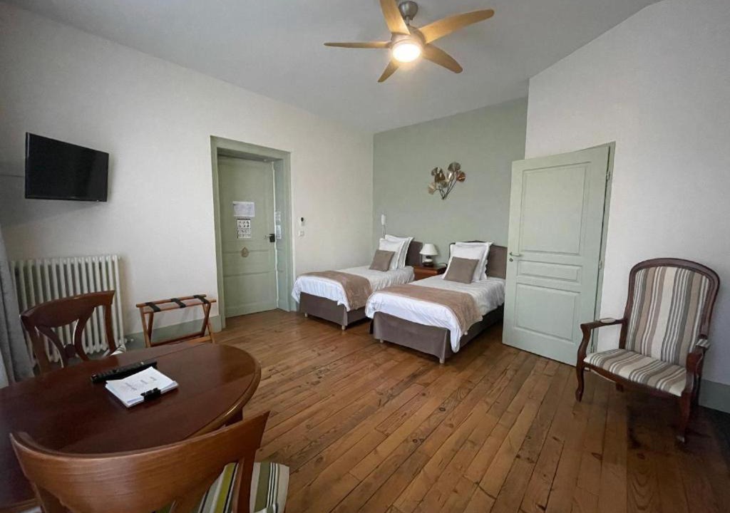 Photo of Others in Roquefort