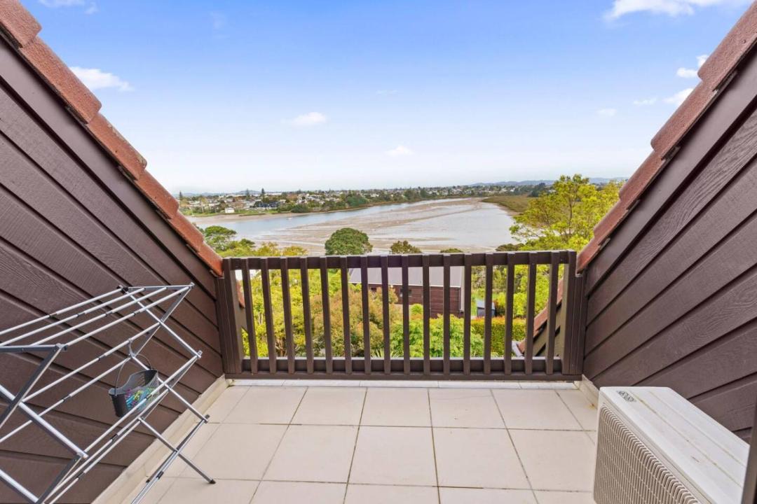 Photo of Patio Balcony in West Harbour