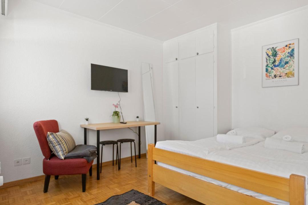 Photo of Bedroom in Noes