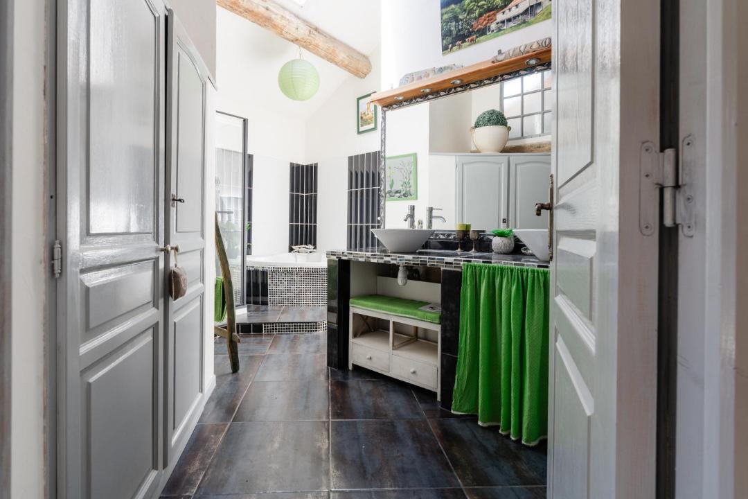 Photo of Others in Ornaisons