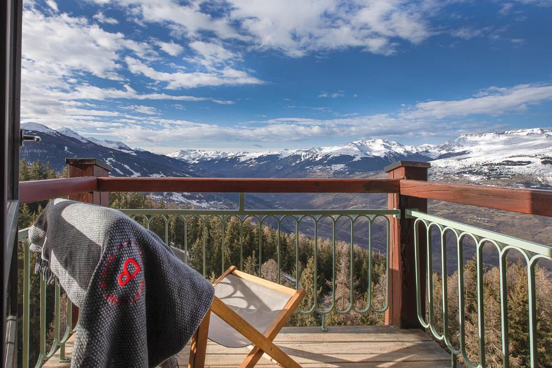 Photo of Others in Arc-1800