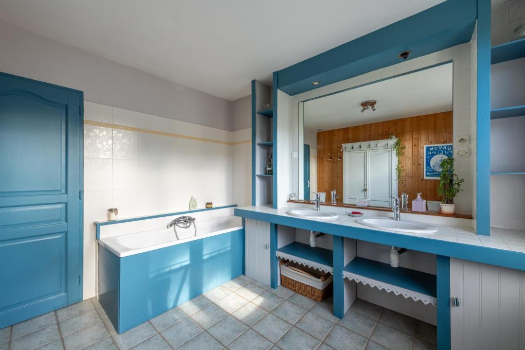 Photo of Bathroom in Saint-Quentin-Lamotte-Croix-au-Bailly