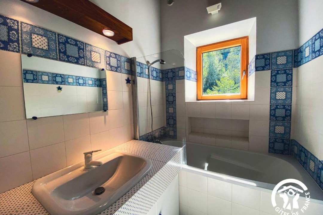 Photo of Bathroom in Tauriac-de-Naucelle