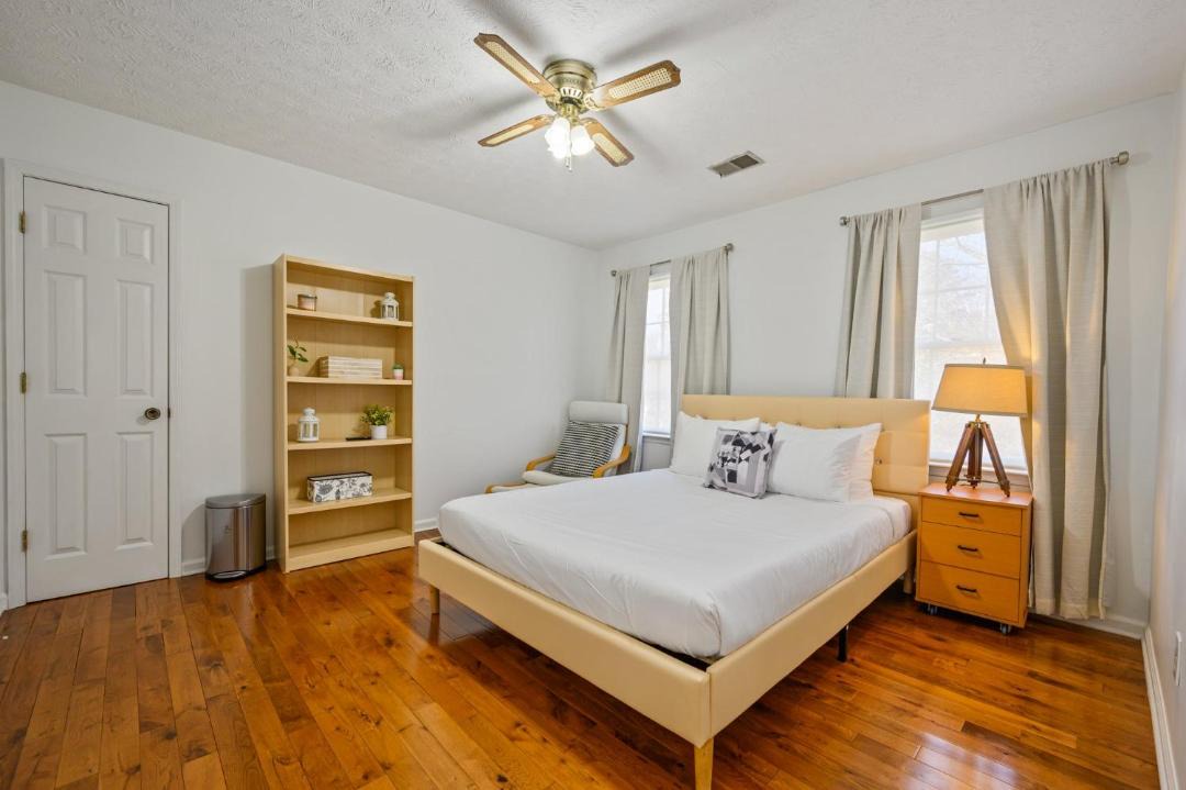 Photo of Bedroom in Town Center
