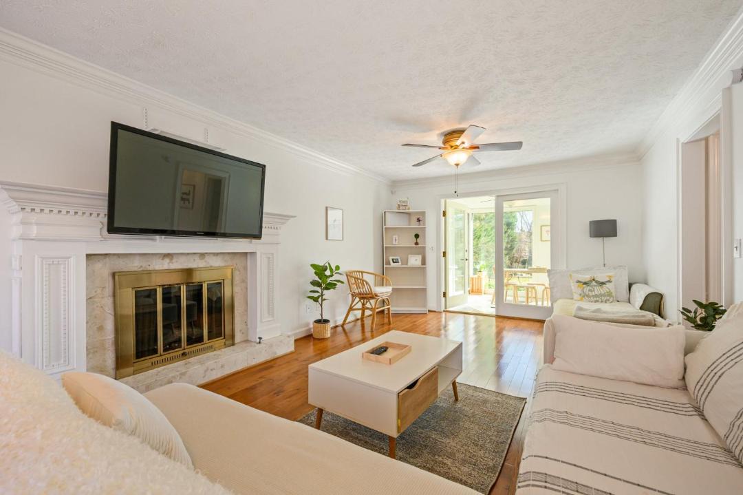 Photo of Livingroom in Town Center