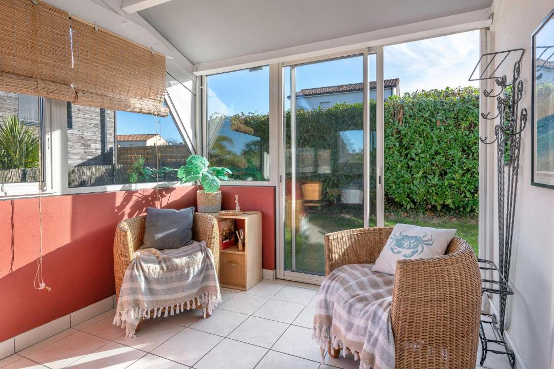 Photo of Patio Balcony in Saint-Michel-Chef-Chef
