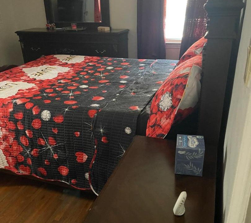 Photo of Bedroom in Alden Manor