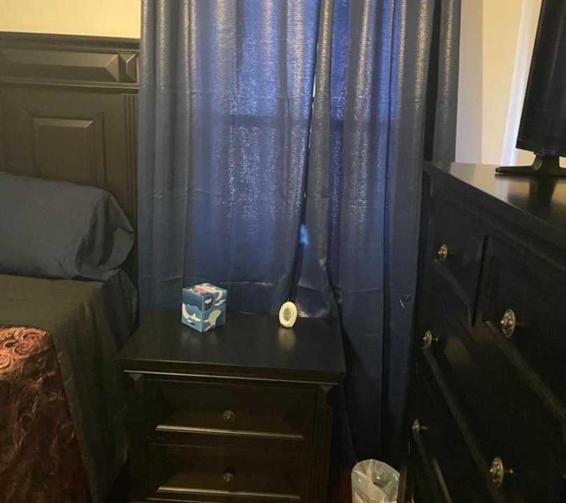 Photo of Bedroom in Alden Manor