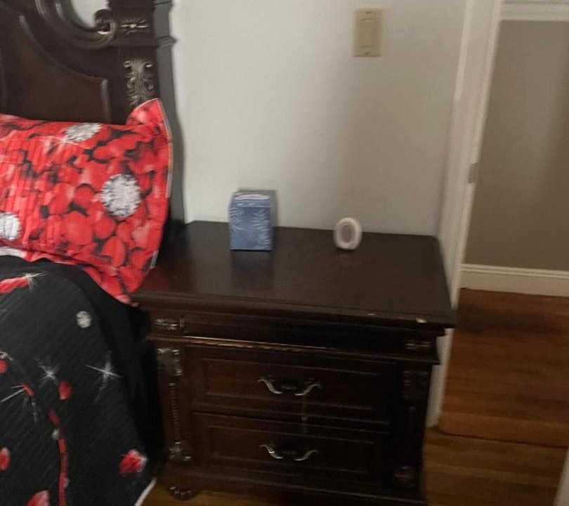 Photo of Bedroom in Alden Manor